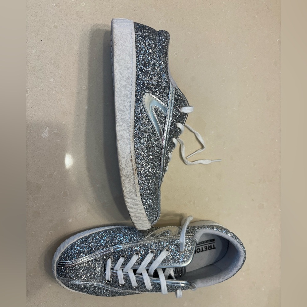 Silver tretorns